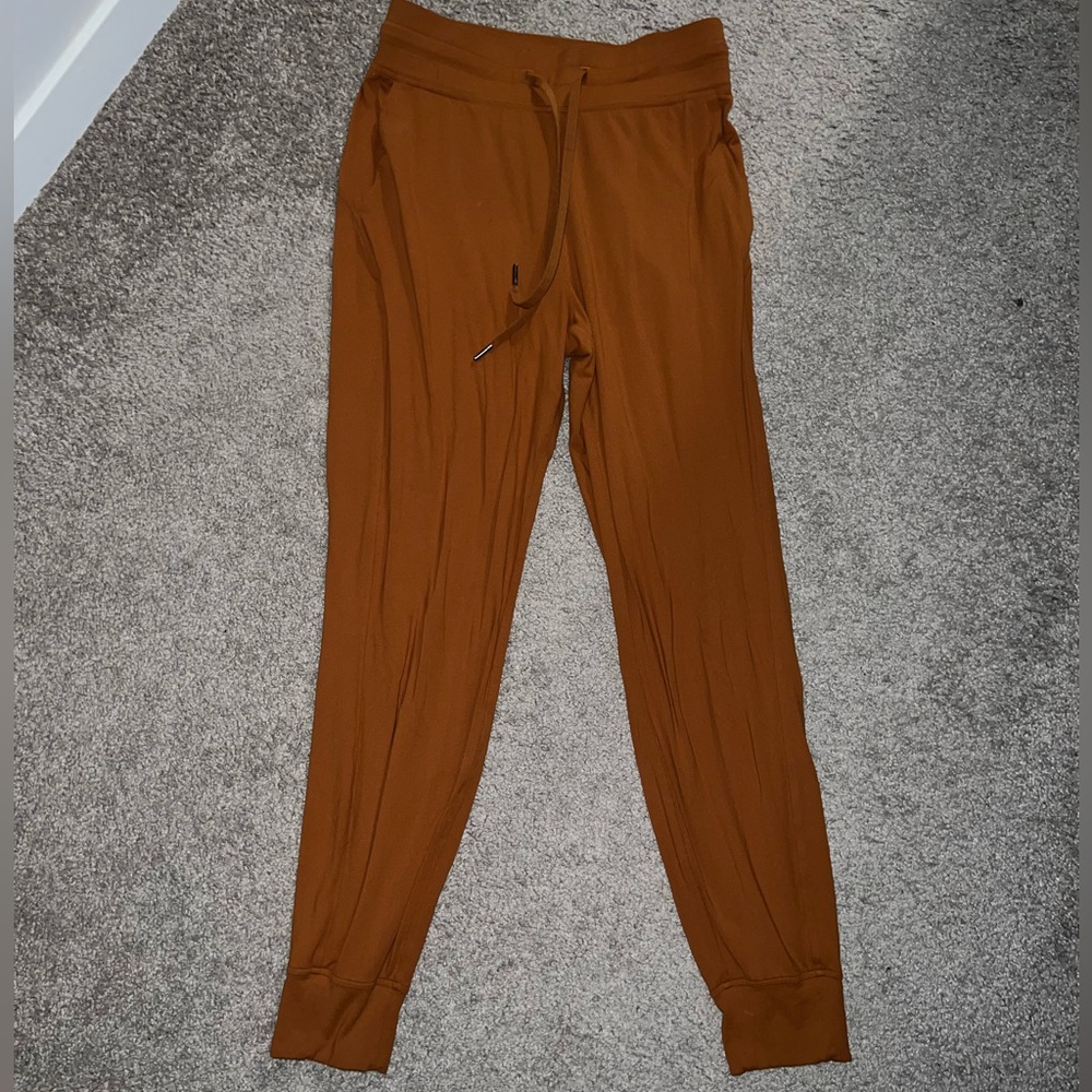 lululemon joggers